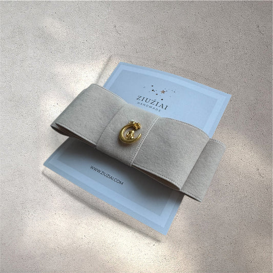 SANDLIT MOON Plaukų segtukas